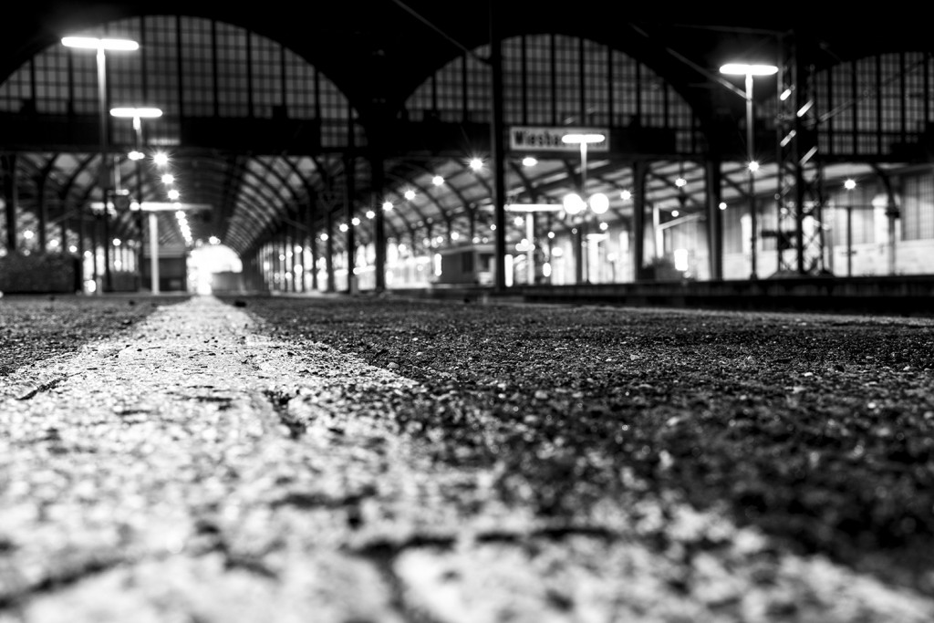 Sunday, December 20th, 2015 in Wiesbaden – Number 355 of 366mm Outside view of the Wiesbaden railway station early in the morning